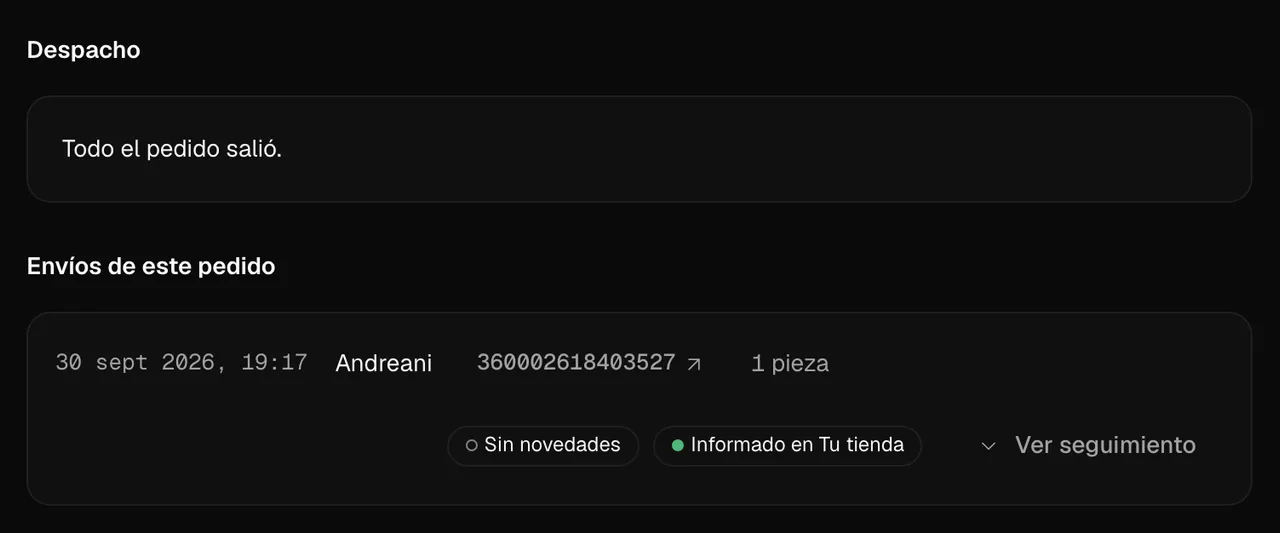 El despacho de un pedido con la empresa de envío y el número de seguimiento.
